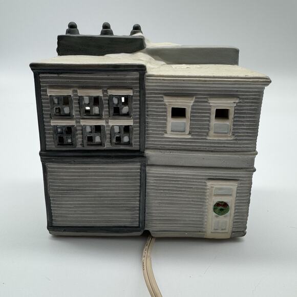 Pleasantville 1893 Masons Hotel & Saloon 1990 Village Unboxed - Picture 3 of 7